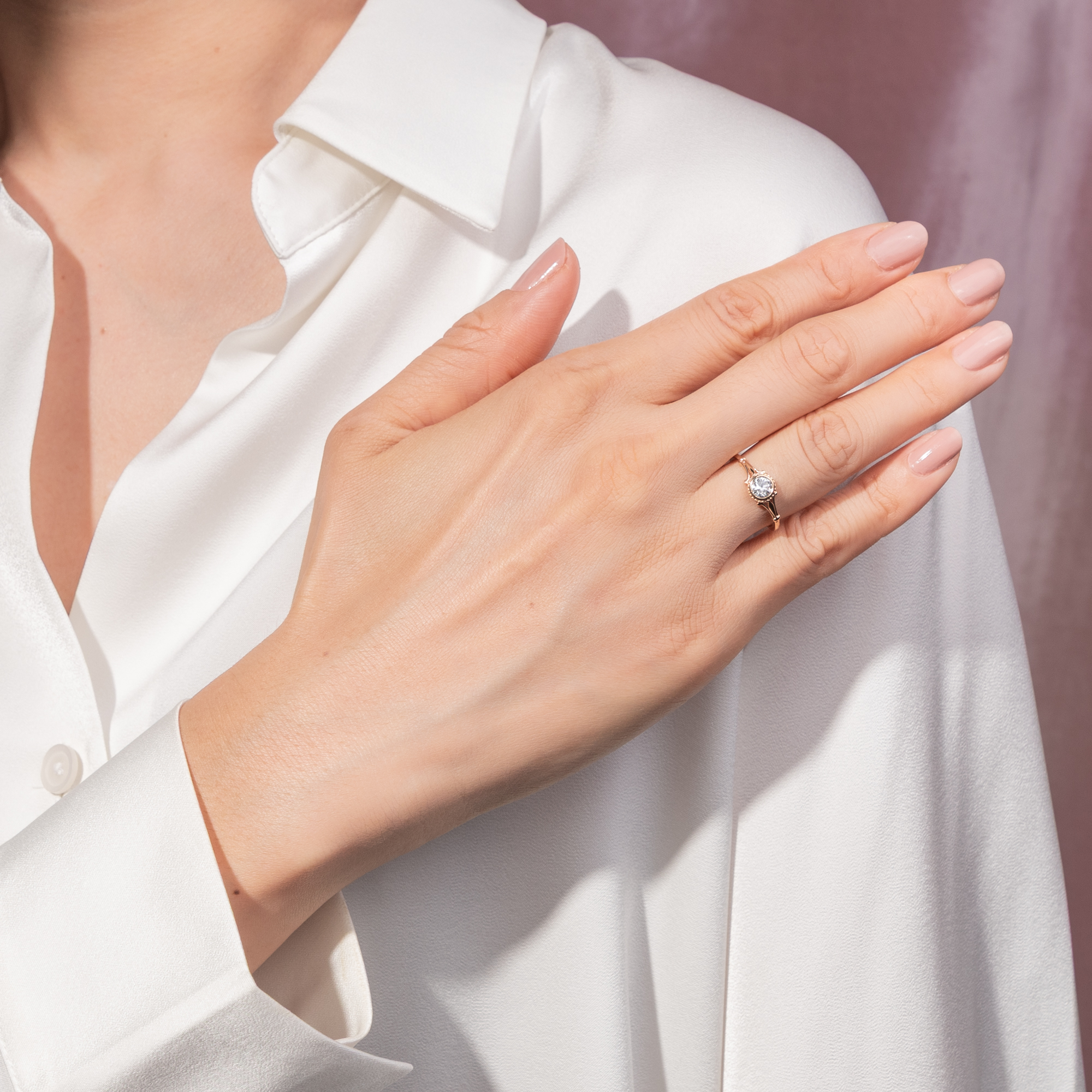 Romantischer Ring mit antikem „Old European Cut“ Diamant in Roségold, aus unserer Werkstatt Romantischer Ring mit antikem „Old European Cut“ Diamant in Roségold, aus unserer Werkstatt