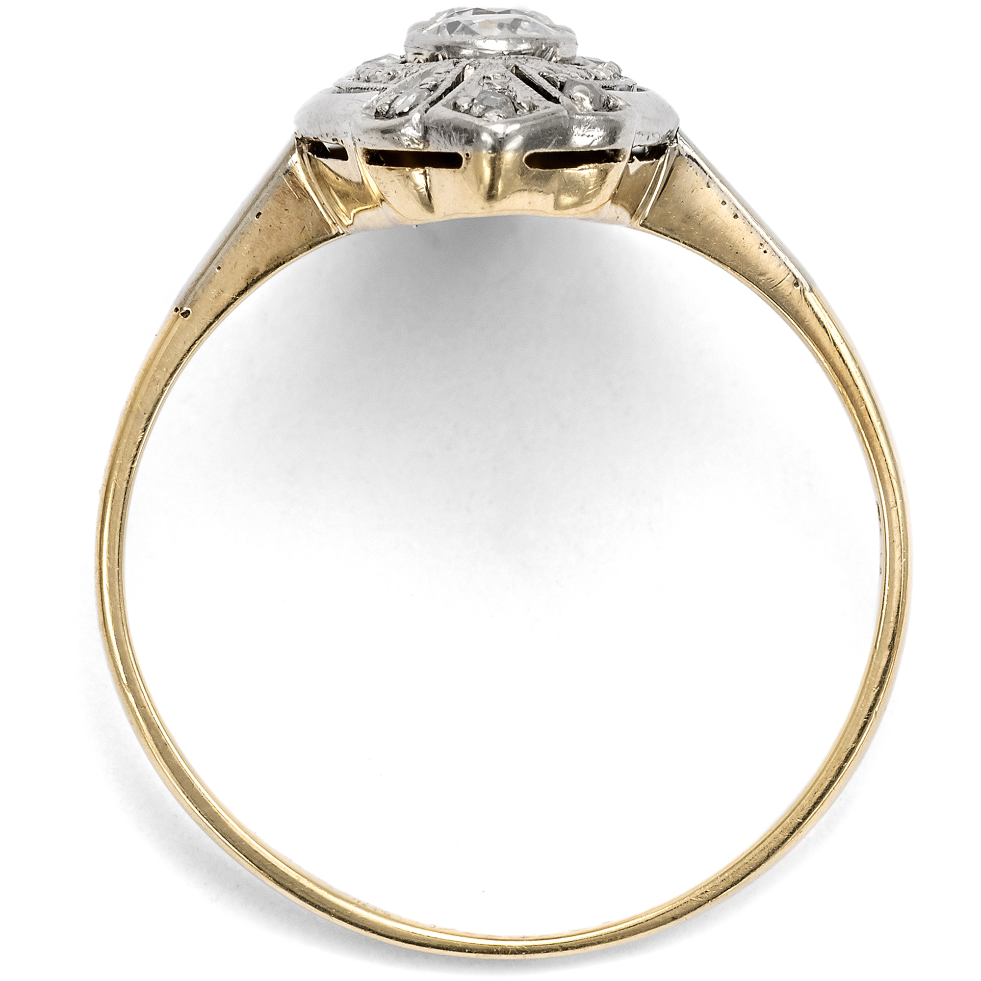 Antiker Ring mit Altschliff-Diamanten in Platin auf Gold, um 1925 Antiker Ring mit Altschliff-Diamanten in Platin auf Gold, um 1925