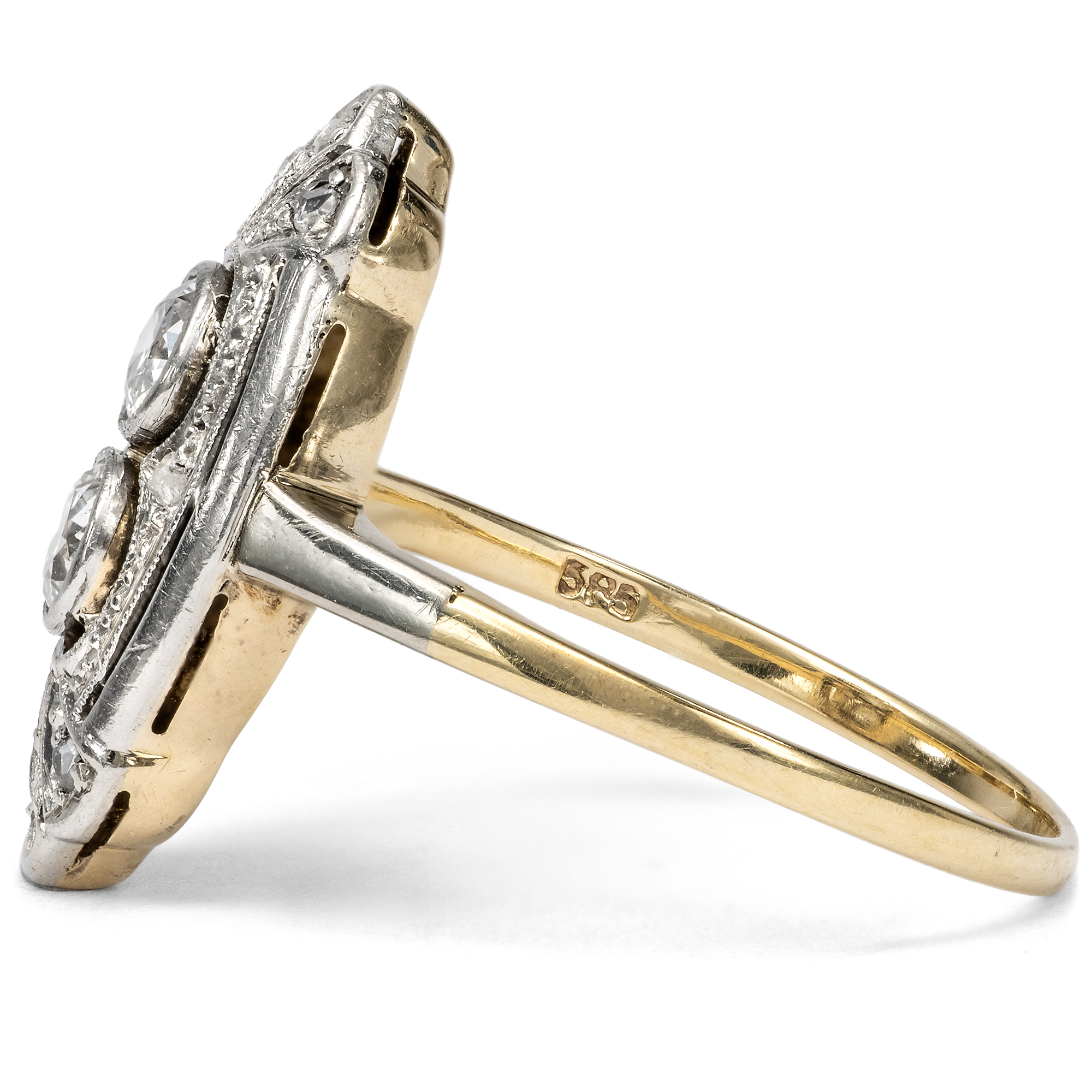Antiker Ring mit Altschliff-Diamanten in Platin auf Gold, um 1925 Antiker Ring mit Altschliff-Diamanten in Platin auf Gold, um 1925