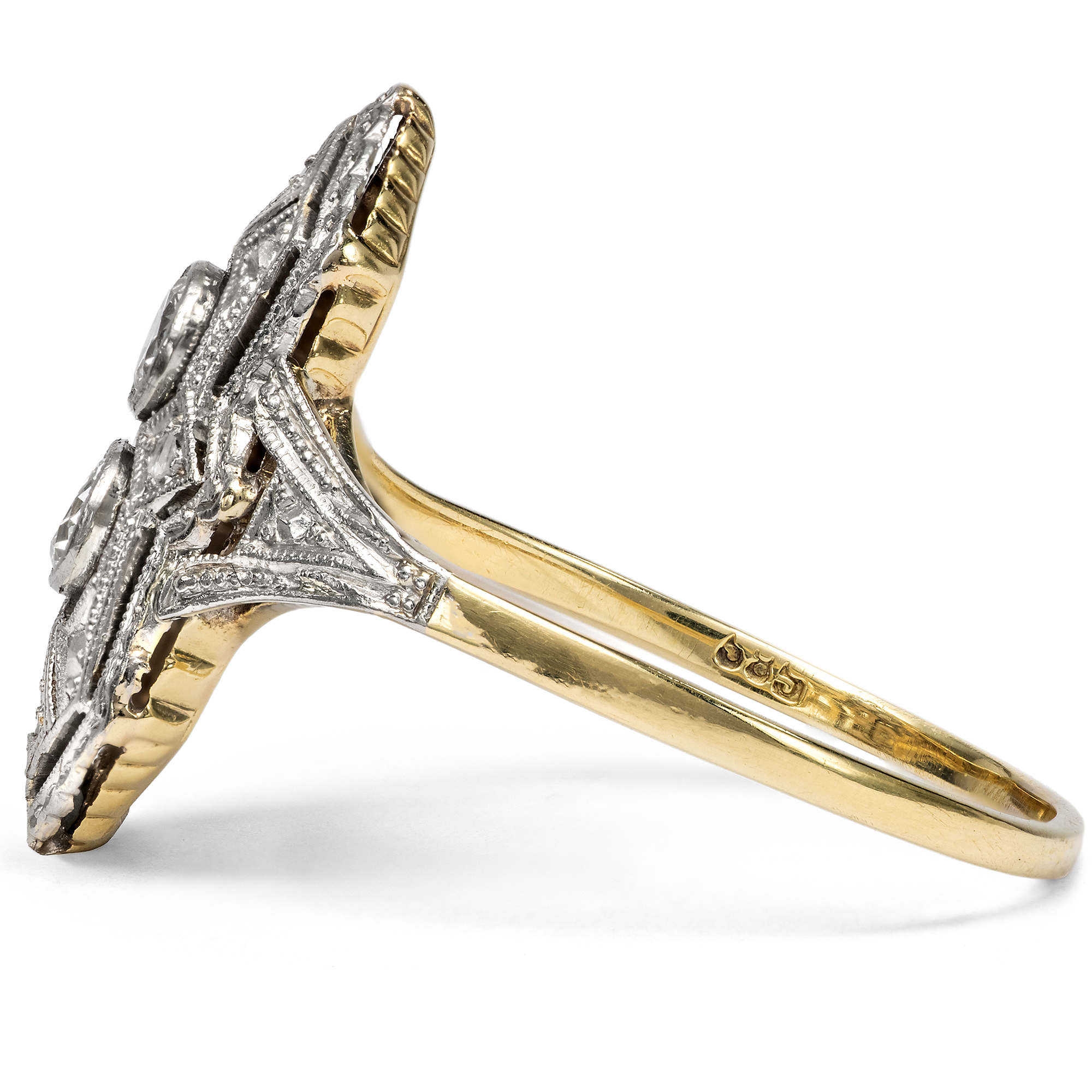 Feiner Art Déco Ring aus Gold und Platin mit Diamanten, Deutschland um 1925 Feiner Art Déco Ring aus Gold und Platin mit Diamanten, Deutschland um 1925