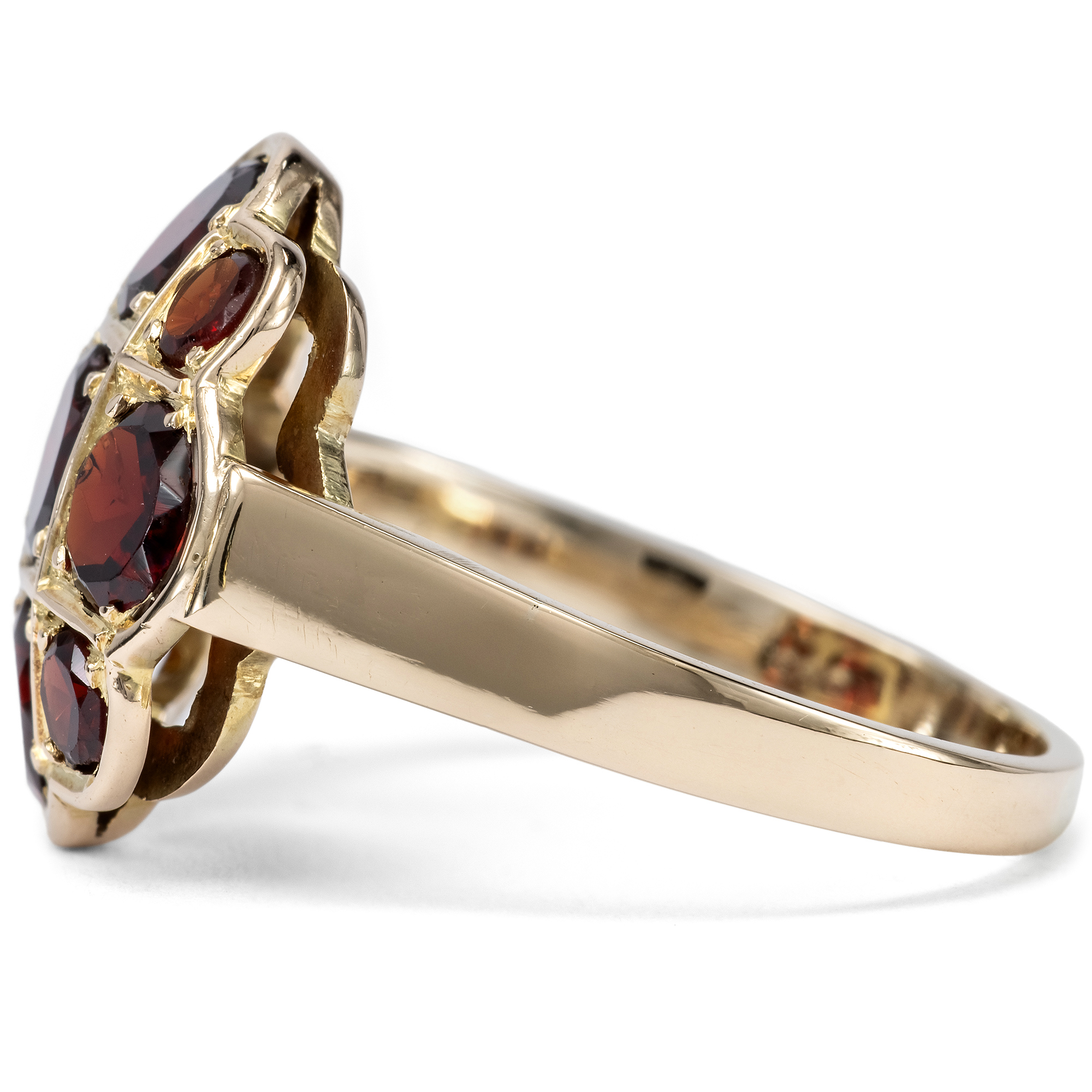 Feiner vintage Ring mit Granaten in Gelbgold, um 1975 Feiner vintage Ring mit Granaten in Gelbgold, um 1975